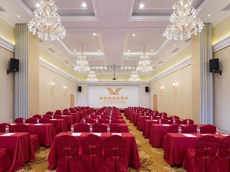Vienna Hotel (Huizhou Daya Bay Xinyi Store), Huizhou, China