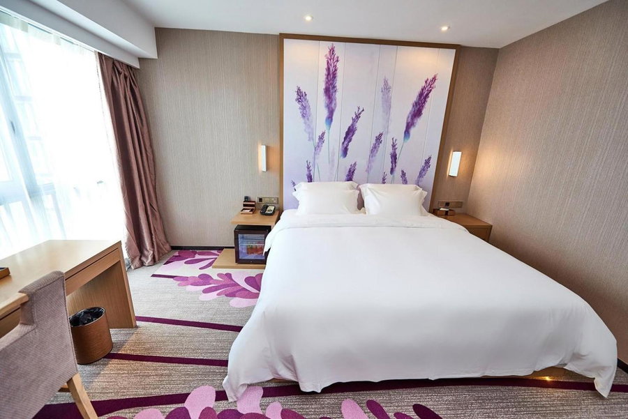 Lavande Hotel Haining Leather City Yintai Branch, Jiaxing, China