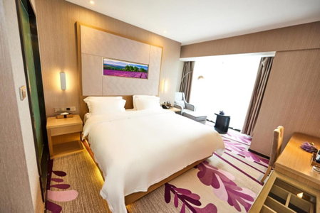 Lavande Hotel Haining Leather City Yintai Branch, Jiaxing, China