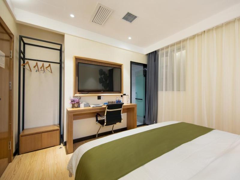 GreenTree Inn Kunming Nanping Pedestrian Street Hotel, Kunming, China