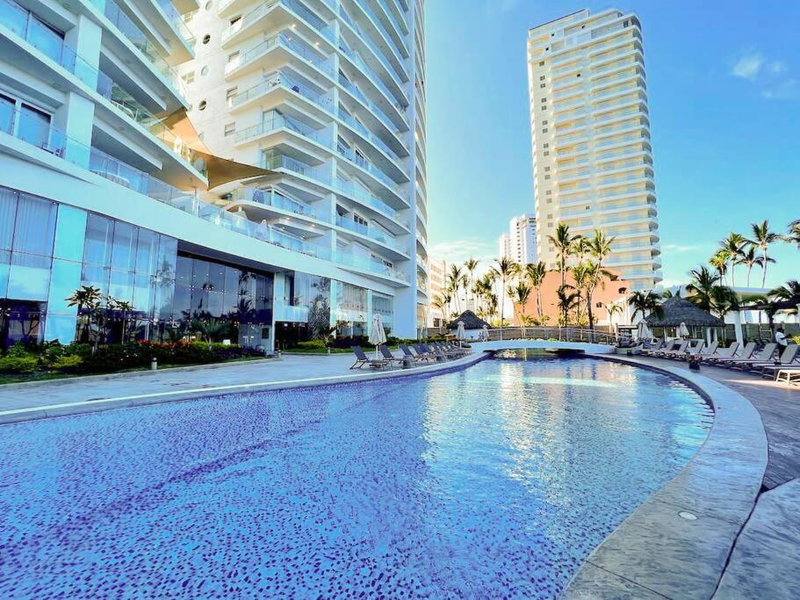 Hermoso Condo al Pie de la Playa Camino al Mar, Mazatlán, Mexico