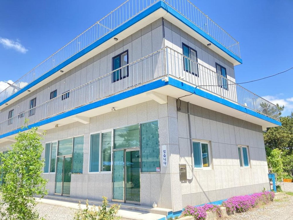 Hotel · Taean Jiyu Ne Pension, Taean
