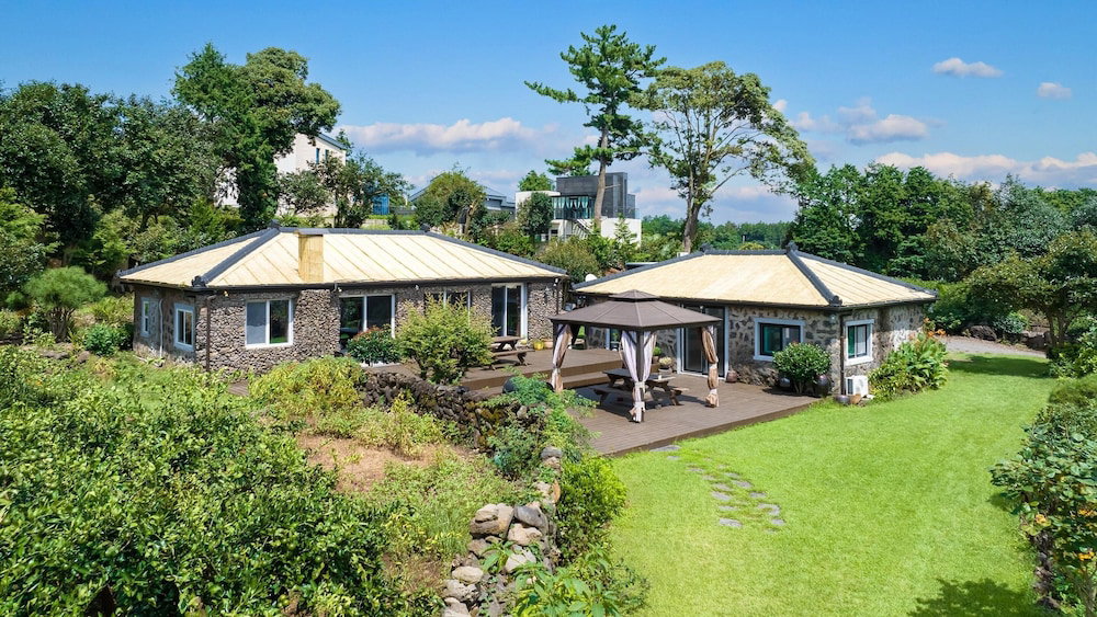 Jeju Doldamhankil Pension, South Korea