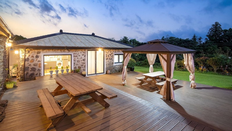Jeju Doldamhankil Pension, Seogwipo, South Korea