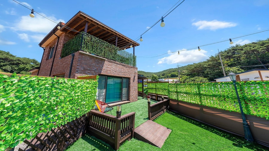 Taean Withdog Aegyeonspa Poolvilla, Taean, South Korea