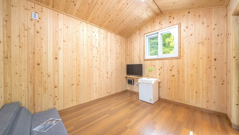 Gapyeong Yumyeongsan Gomone pet Camping, Gapyeong, South Korea