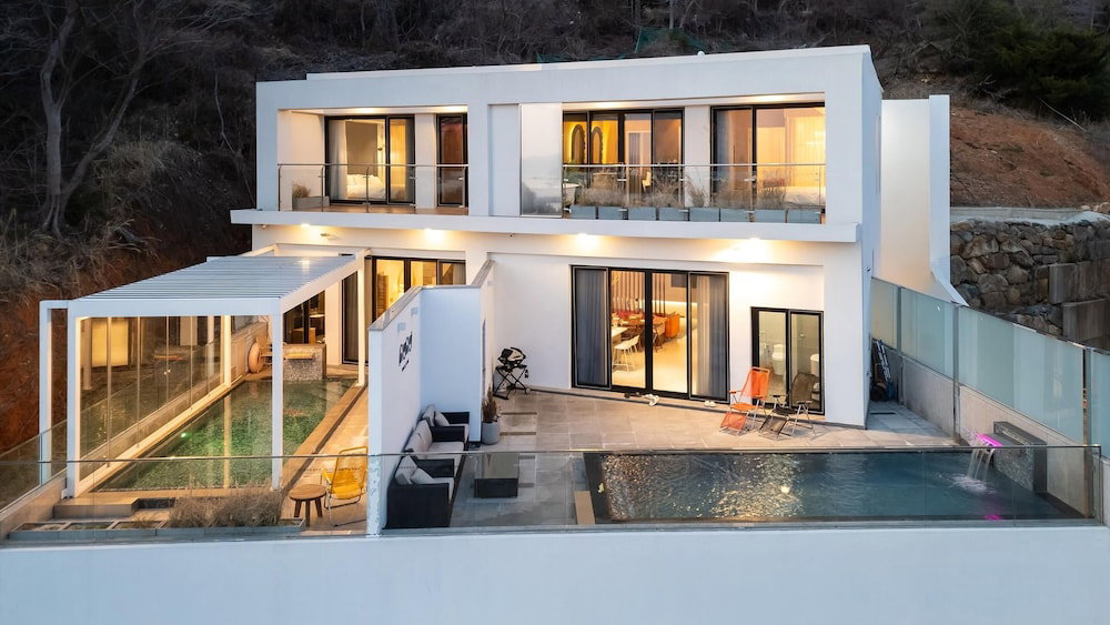 Busan Nunuhouse Poolvilla Pension, South Korea
