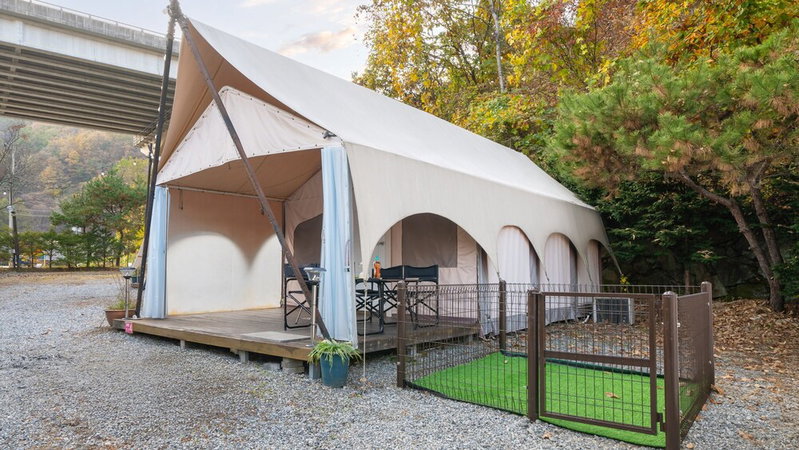 Gapeyong Fourseason Pet Glamping Caravan, Gapyeong, South Korea