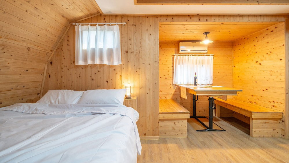 Chuncheon Free People's Caravan Pension, Южная Корея