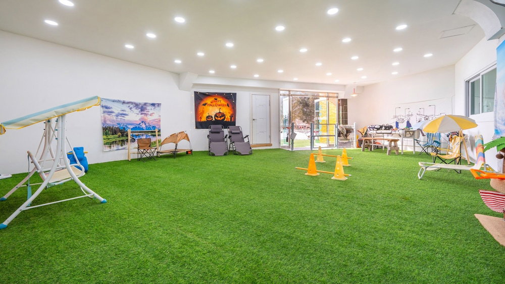 Pocheo Welcome Paw and Meow Pet Pension, South Korea
