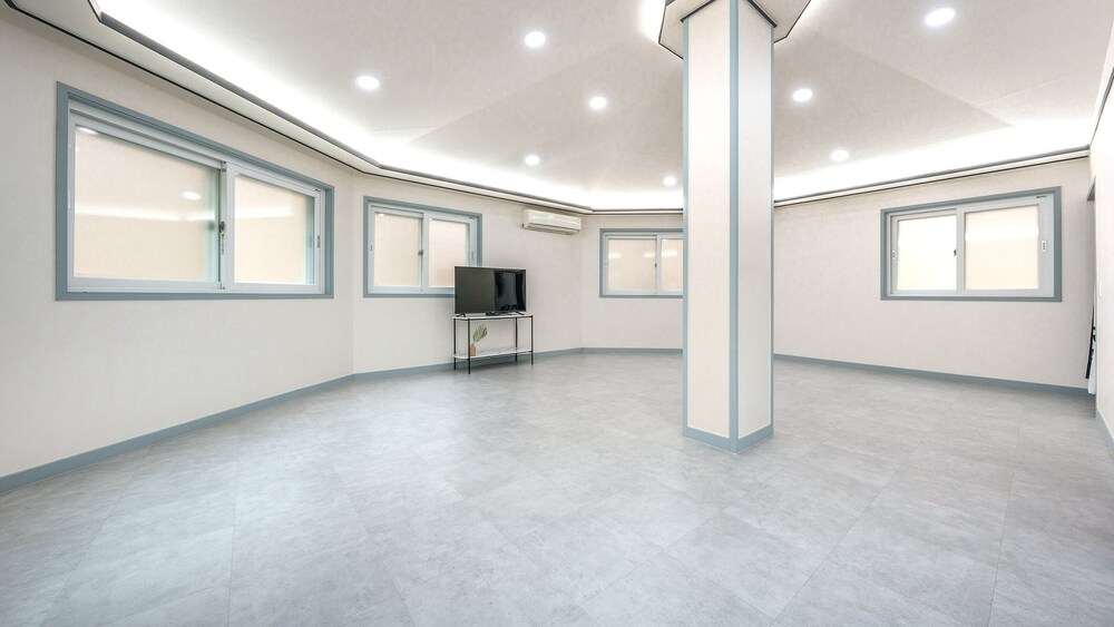 Hongcheon White Hill Pension, South Korea