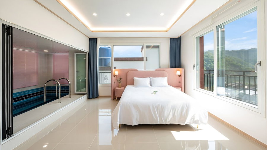 Gapyeong Laonjena Pool Villa, Gapyeong, South Korea