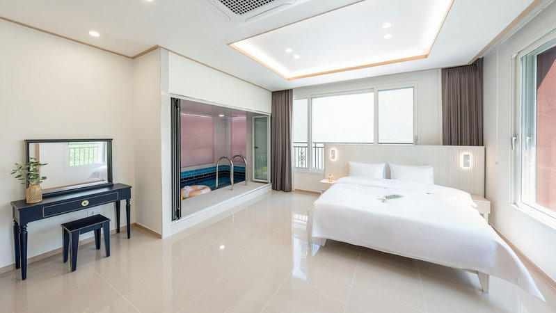 Gapyeong Laonjena Pool Villa, Gapyeong, South Korea