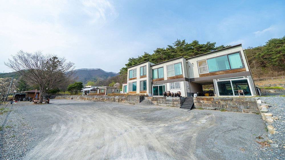 Yeongwol Nature & Pet Retreat, South Korea