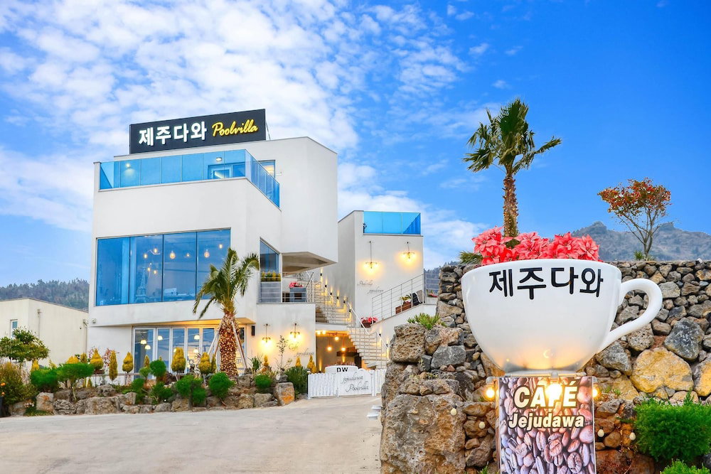 Hotel · Seogwipo Dawa Pool Villa Pension, Seogwipo