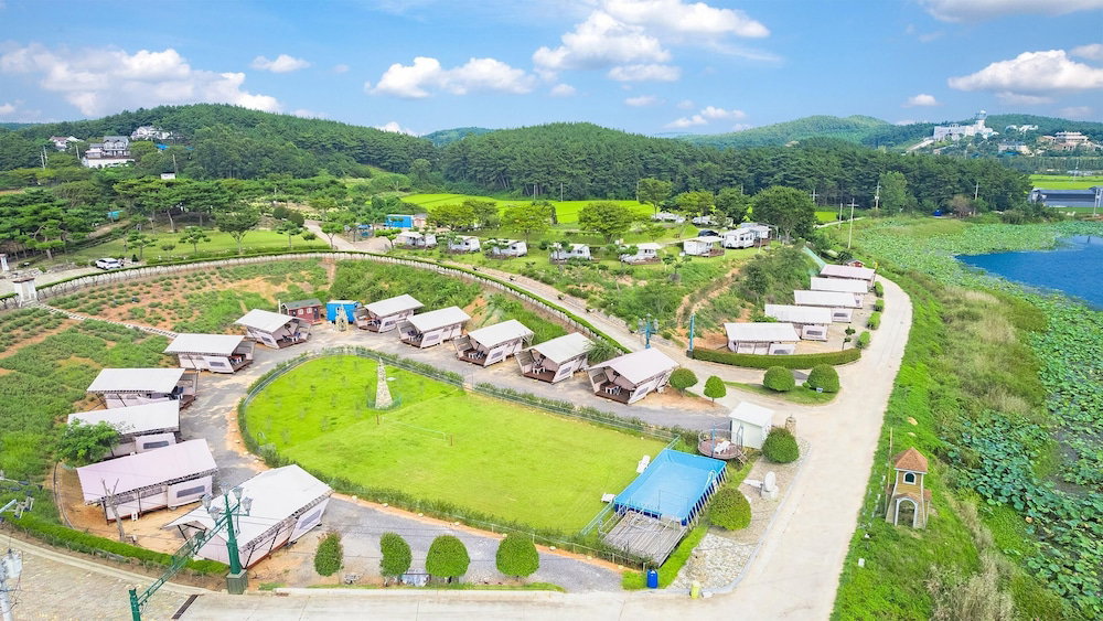 Hotel · Taean Bibi Artglamping, Taean
