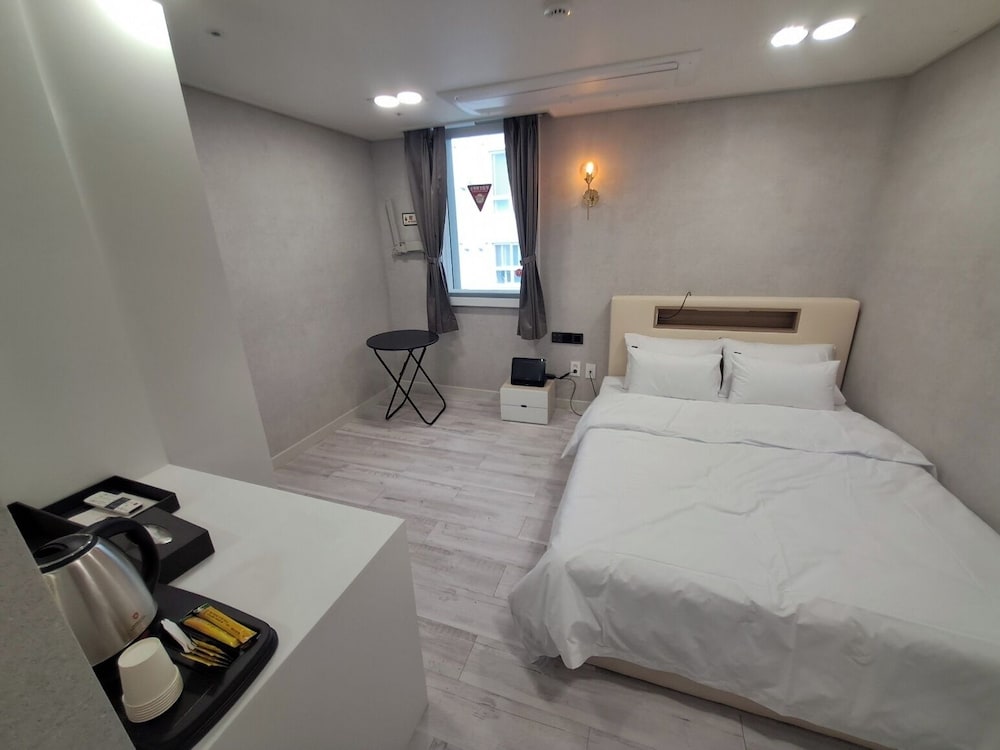 Hotel · Hotel Regen, Seoul