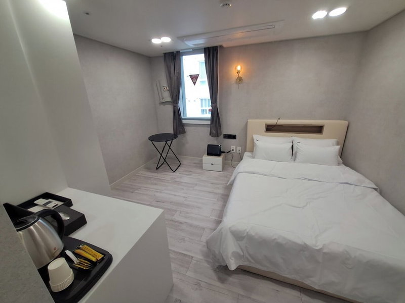 Hotel Regen, Seoul, South Korea