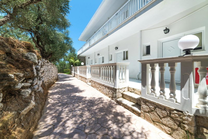 Ruassi Studios, Amoudi, Greece