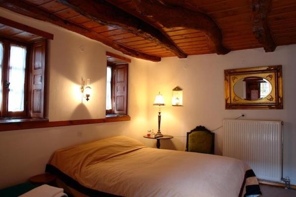 Traditional Rooms karaouli, Papigko, Greece