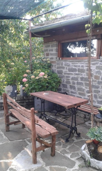 Traditional Rooms karaouli, Papigko, Greece