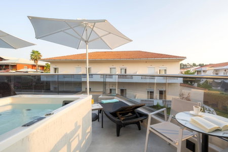 Emily's Luxury Suites, Pefkohori, Greece
