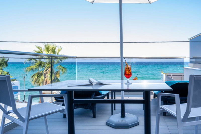 Emily's Luxury Suites, Pefkohori, Greece