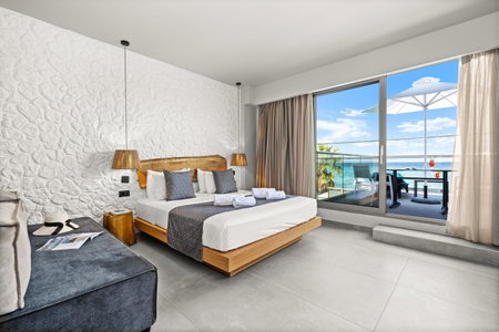 Emily's Luxury Suites, Pefkohori, Greece