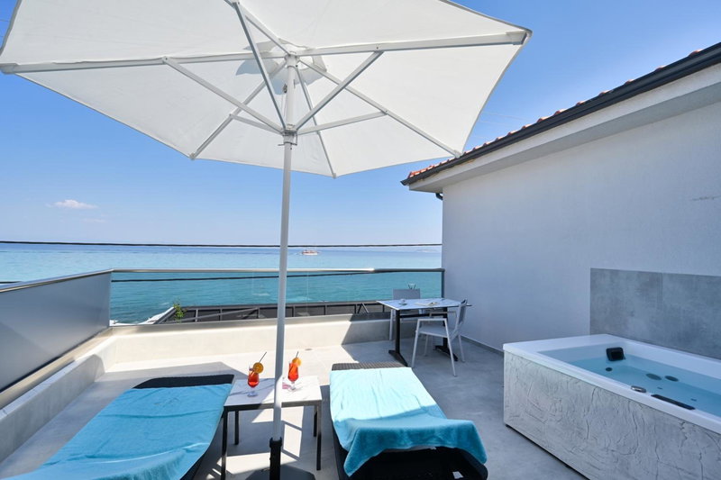 Emily's Luxury Suites, Pefkohori, Greece