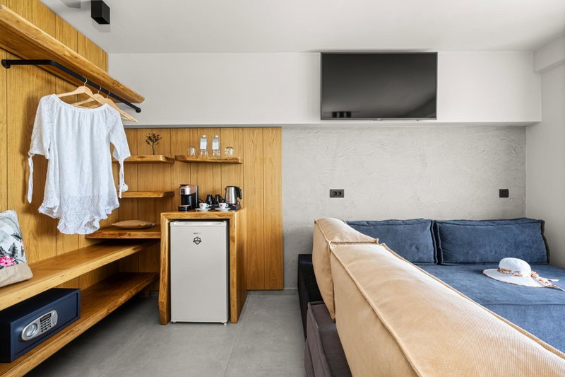 Emily's Luxury Suites, Pefkohori, Greece