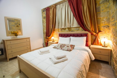 Agarathos Rooms & Pool Kaliviani -On the road to Balos, Kissamos, Greece