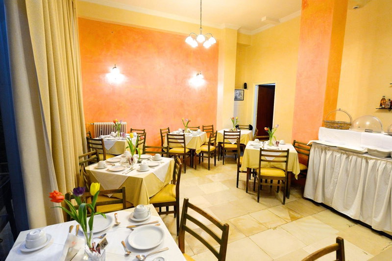 Hotel Dalia, Corfu Town, Greece