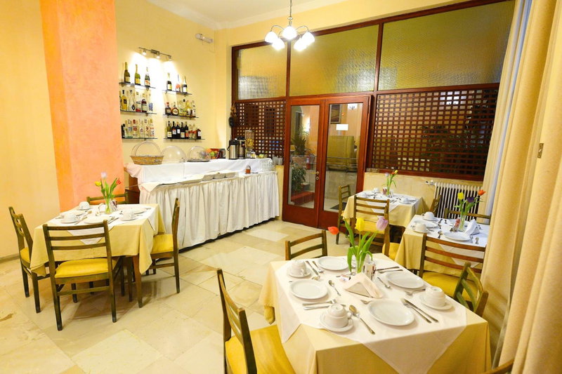 Hotel Dalia, Corfu Town, Greece