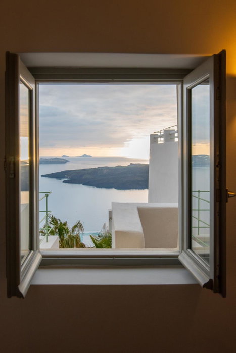 Caldera Cliff Illusion, Fira, Greece