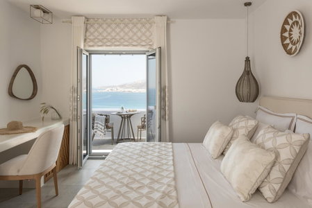 Virtu on the Hill, Stelida, Greece