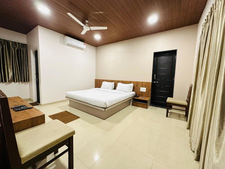 Hotel Grand Indu, 3 Star Kolhapur, Kolhapur, India