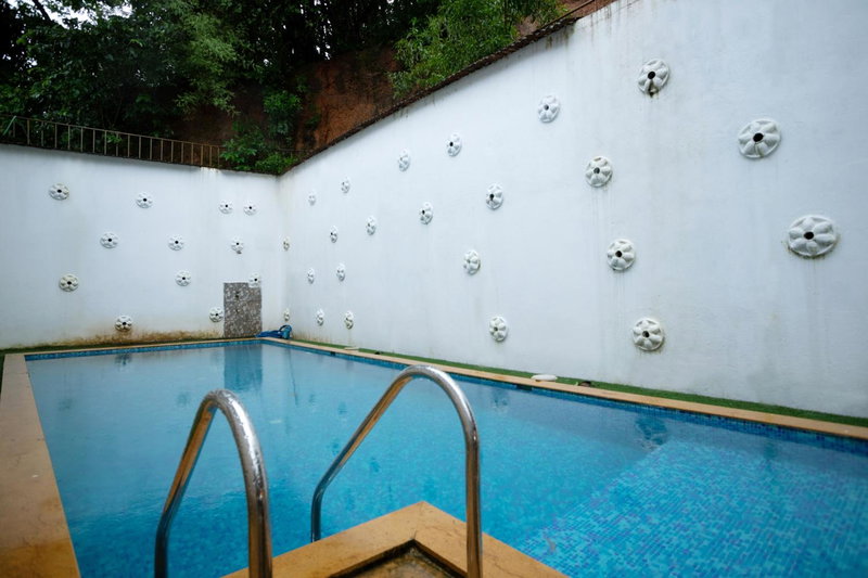 De Lagom Comforts , Comfortable Rooms with Pool & Breakfast - Near Anjuna Beach, Anjuna, India