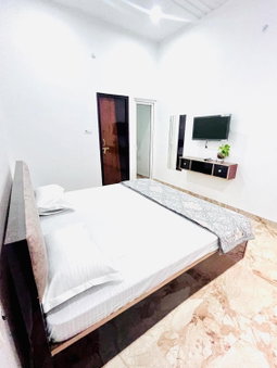 RAVINDRA GEETA Inn, Ayodhya, India