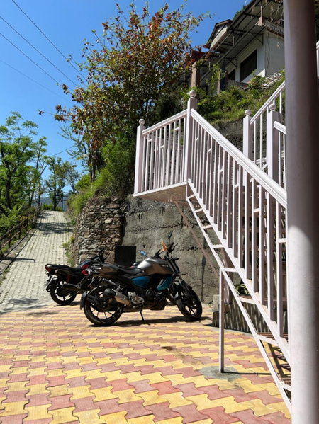 Lemonade Inn, Chamba, India