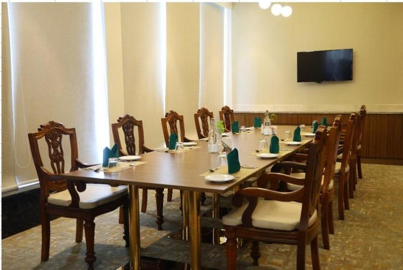 SRM Hotel Maraimalai Nagar Chennai, Gūduvāncheri, India