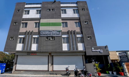 Treebo Grand Euro Pipliyahana Square, Indore, India