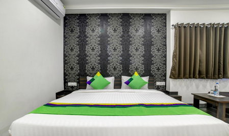 Treebo Grand Euro Pipliyahana Square, Indore, India