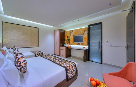 Hotel Sun Ring, Tājganj, India