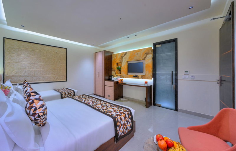 Hotel Sun Ring, Tājganj, India