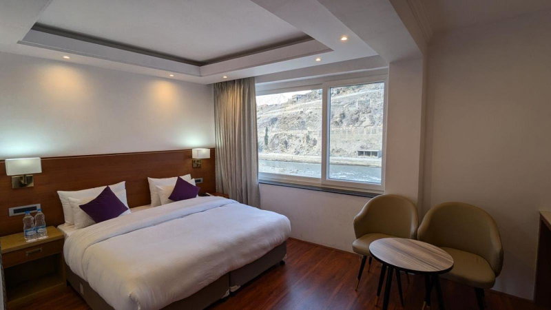 Hotel The Haven - Centrally Heated and Air Conditioned, Kargil, India