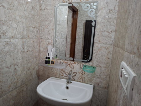 Shri Niwaas Guest House - Varanasi, Forěigners Choice, Fully Air Conditioned Rooms with Parking Availability on site, Near to Dasashwamedh ghat and Assi Gh, Varanasi, India
