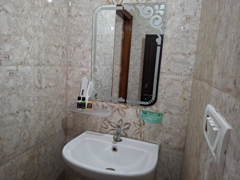 Shri Niwaas Guest House - Varanasi, Forěigners Choice, Fully Air Conditioned Rooms with Parking Availability on site, Near to Dasashwamedh ghat and Assi Gh, Varanasi, India