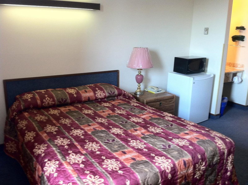 Circle 6 Motel, Weyburn, Canada