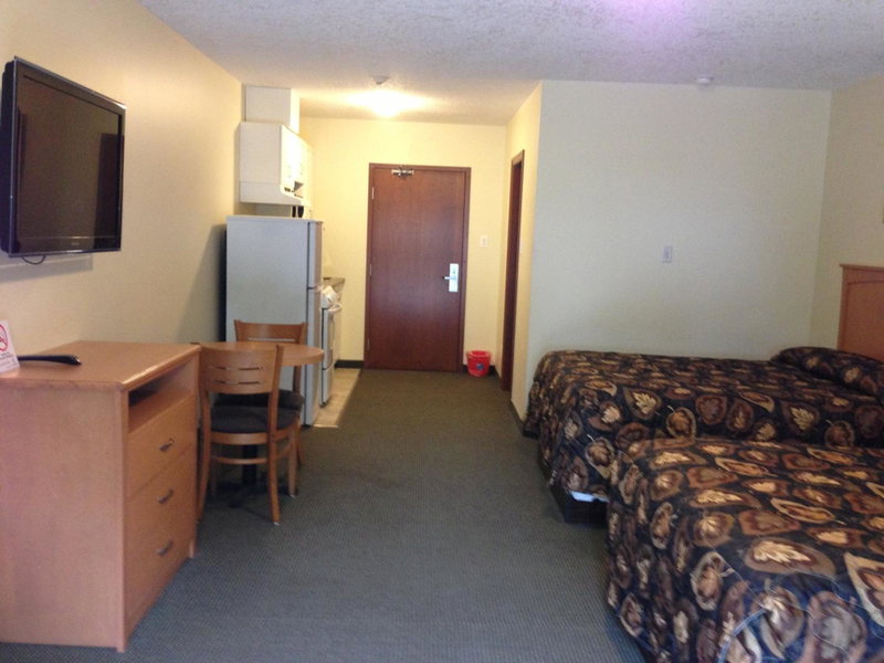 Circle 6 Motel, Weyburn, Canada
