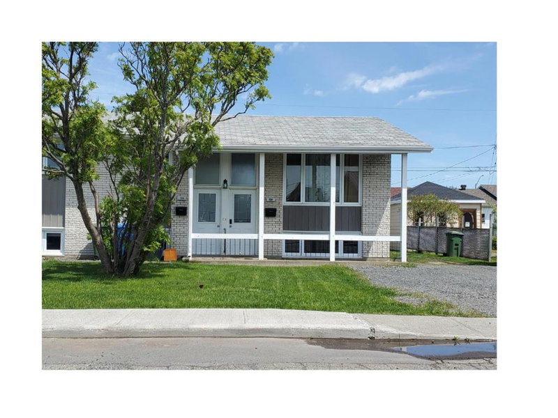 Maison St-Raymond Duplex, Matane, Canada